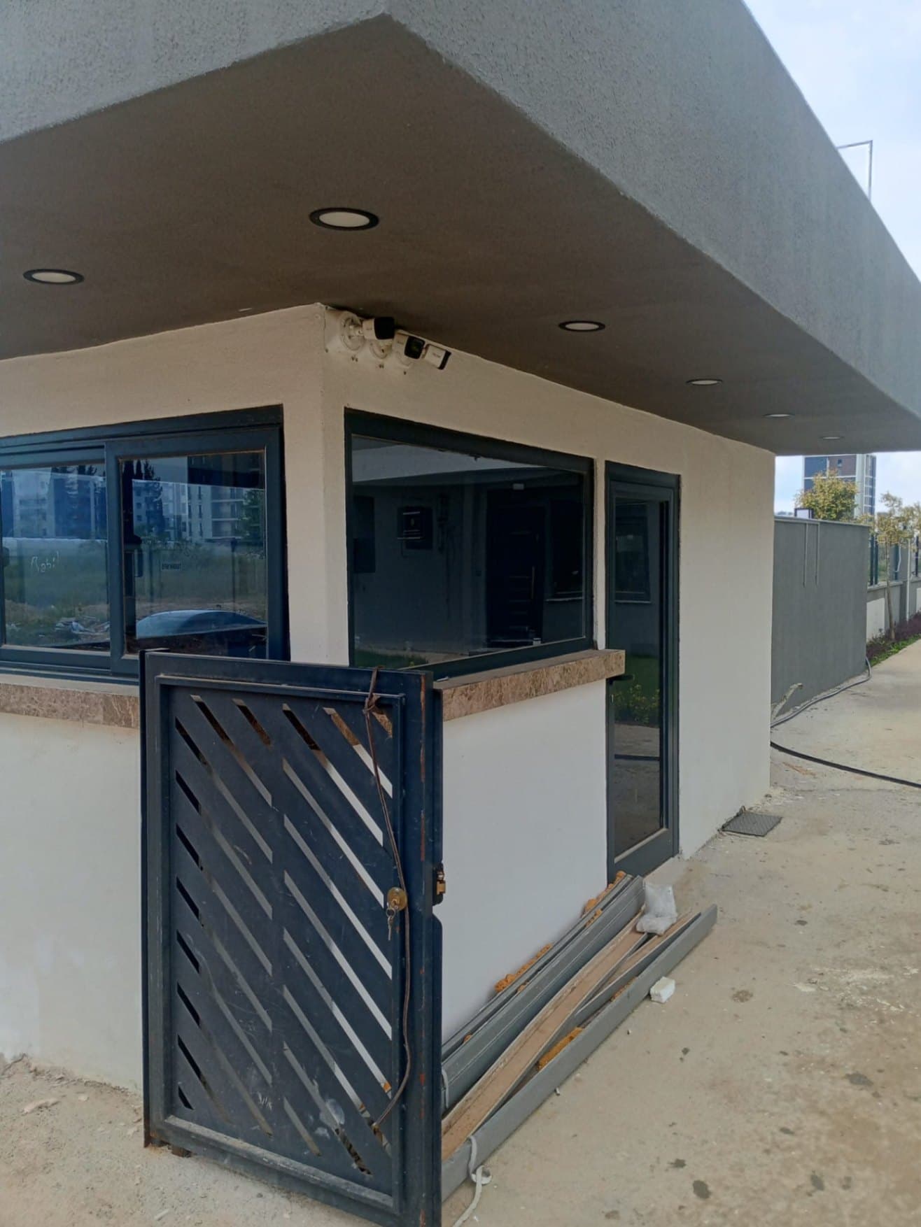 ANTALYA AKSU ALTINTAŞTA SATILIK 2+1