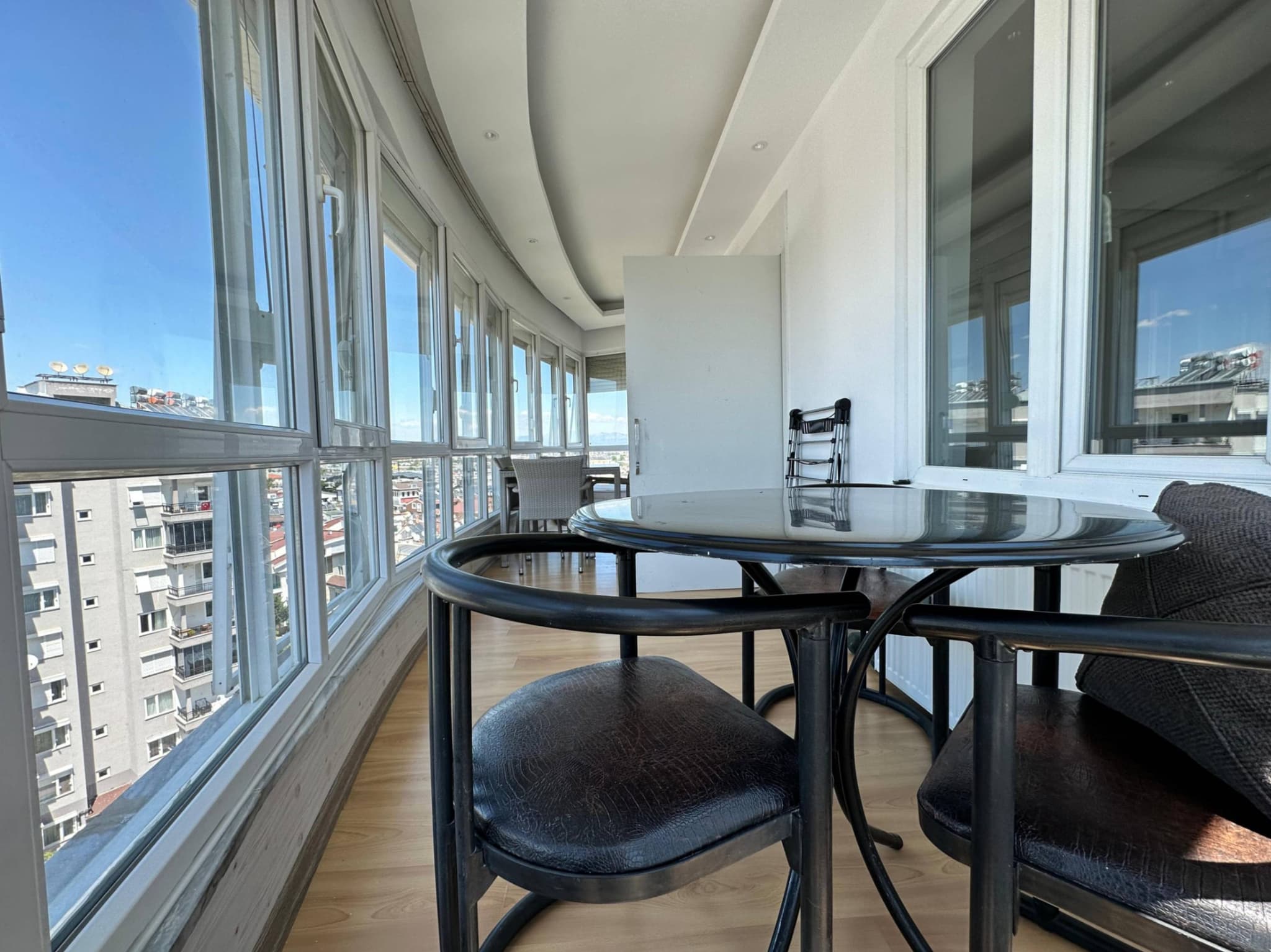 ANTALYA LARA GÜZELOBADA SATILIK DAİRE
