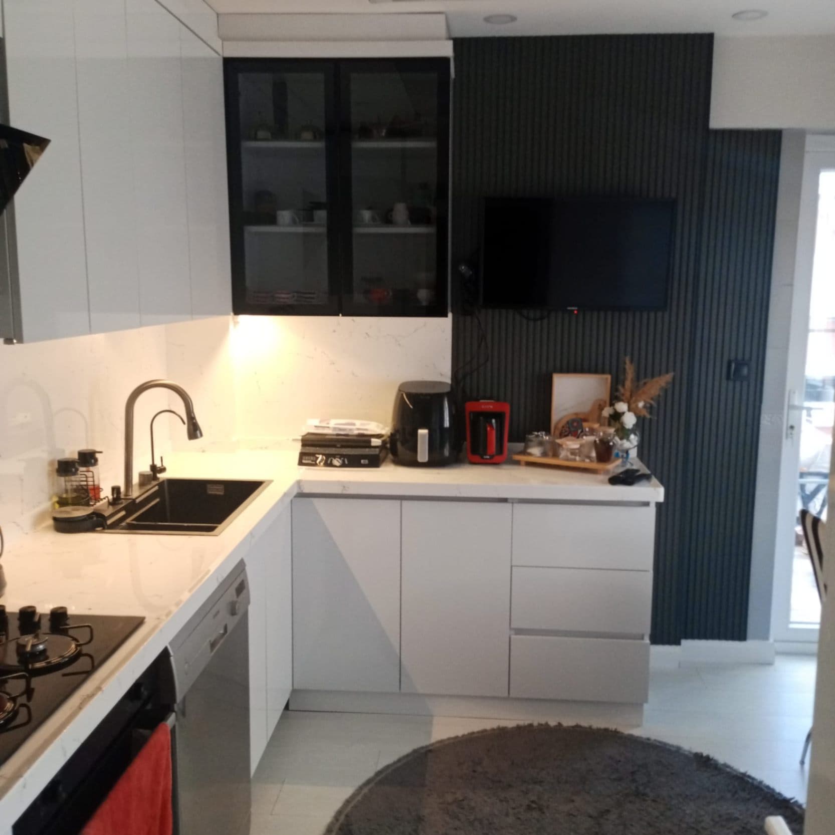 ANTALYA MURATPAŞA CUMHURİYET MAHALLESİNDE EŞYALI SATILIK DAİRE