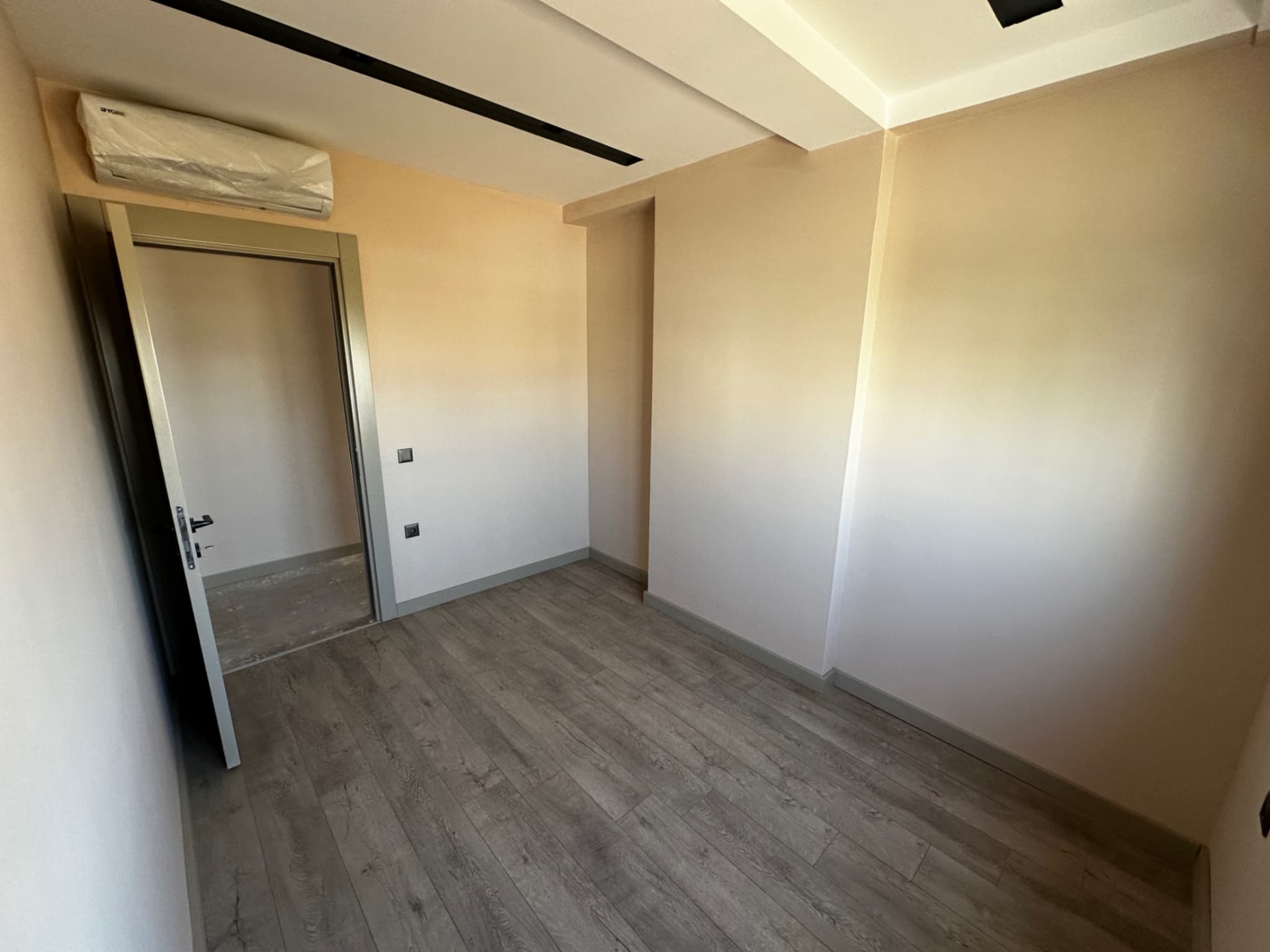 KAPALI OTOPARKLA SATILIK 3+1