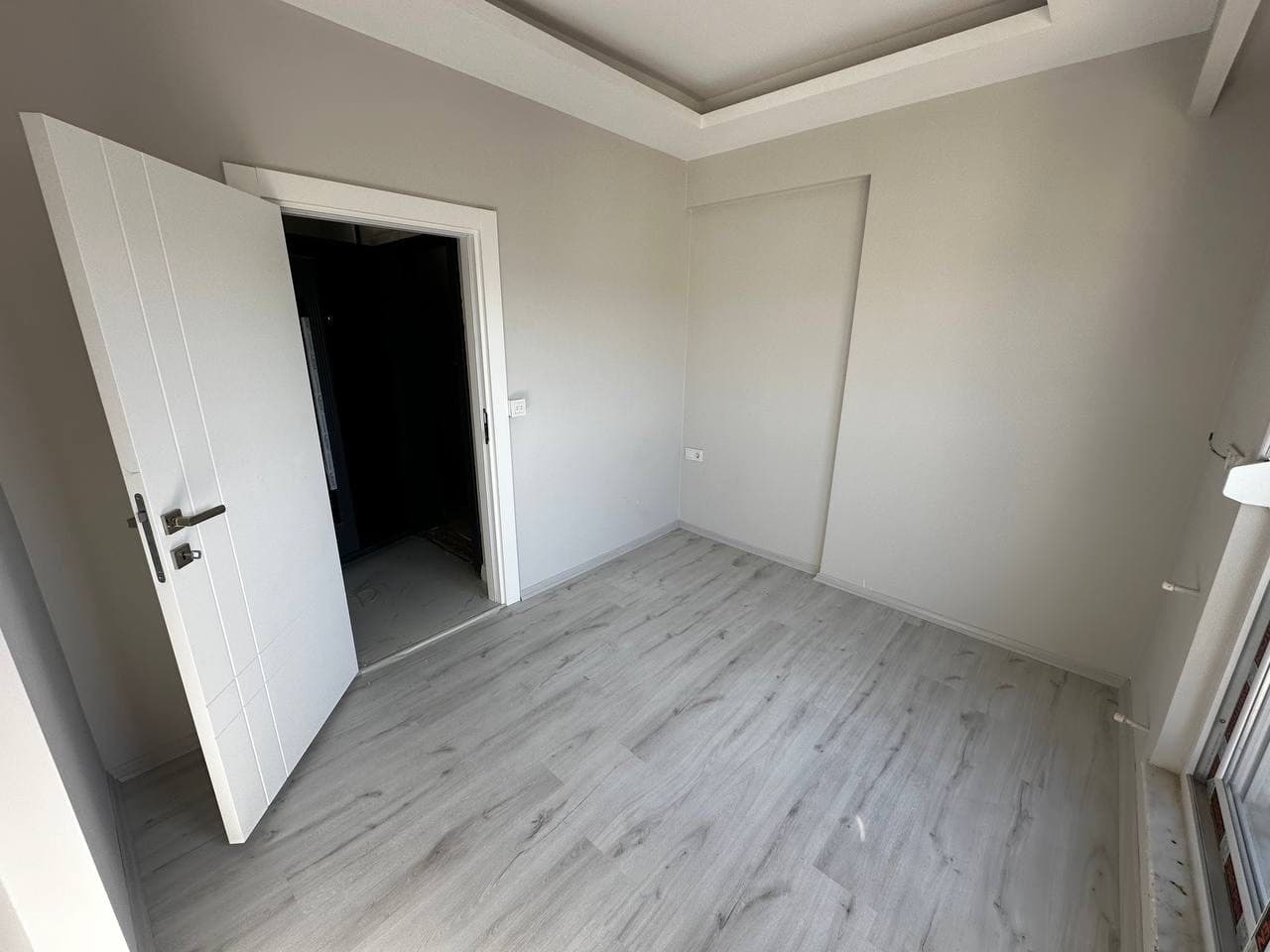 ÇARŞIDA SATILIK SIFIR BİNA