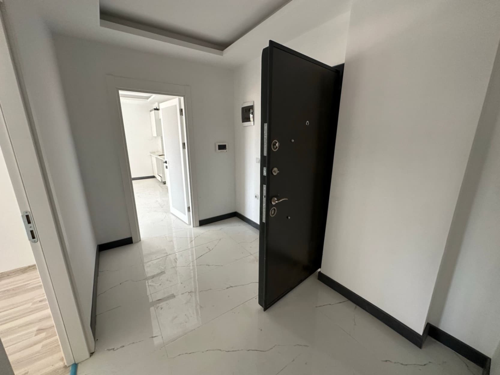 Altıntaşda kapalı otoparklı 1+1