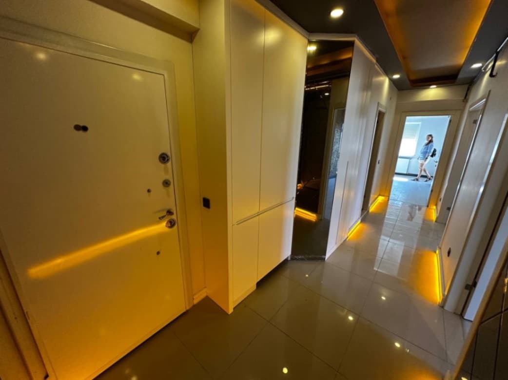 Dağ manzaralı ve denize yakın satılık daire
