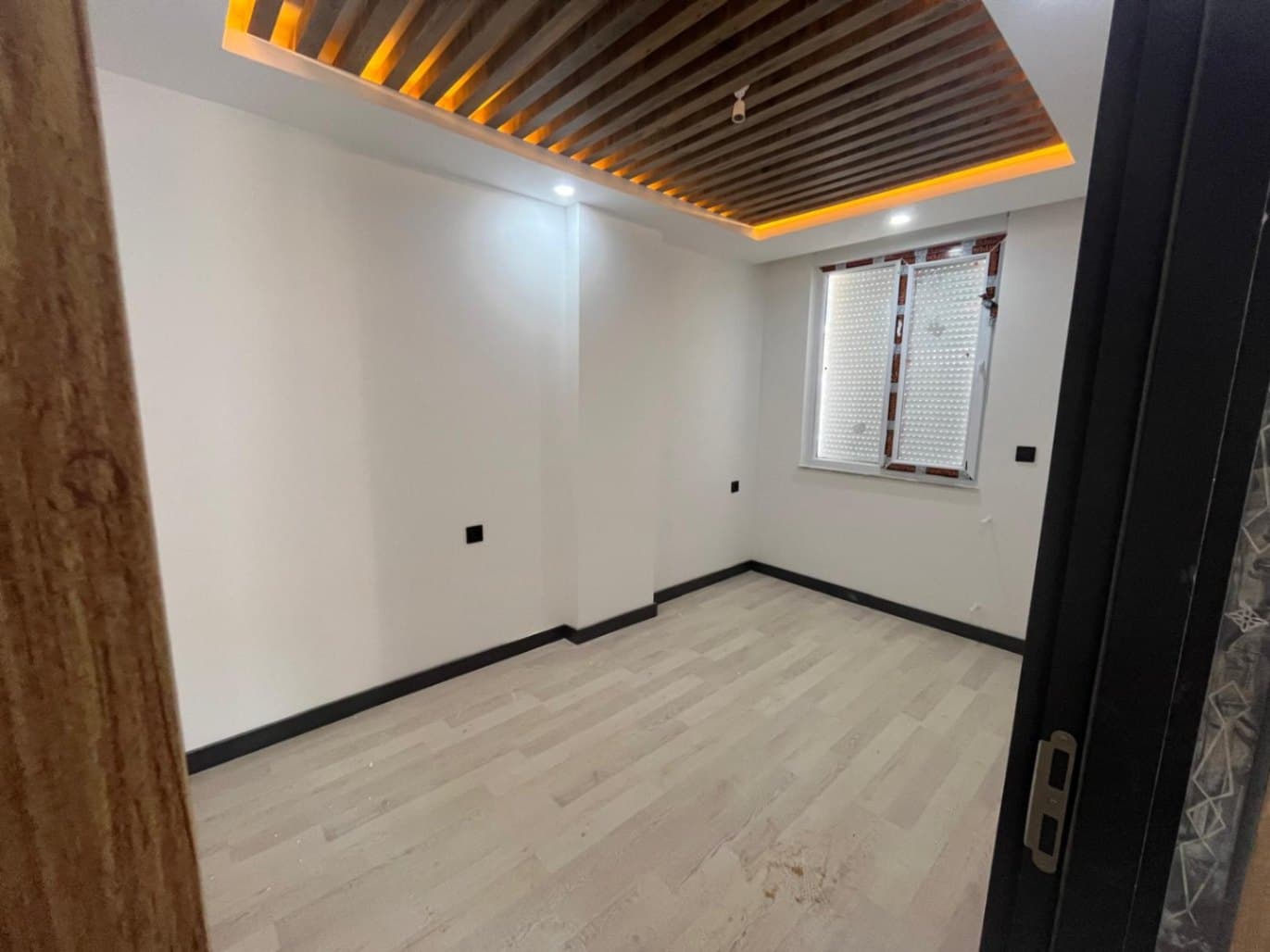 Antalya Kepez Varsak Karşiyaka mahallasinde 1+1 Satılık Daire