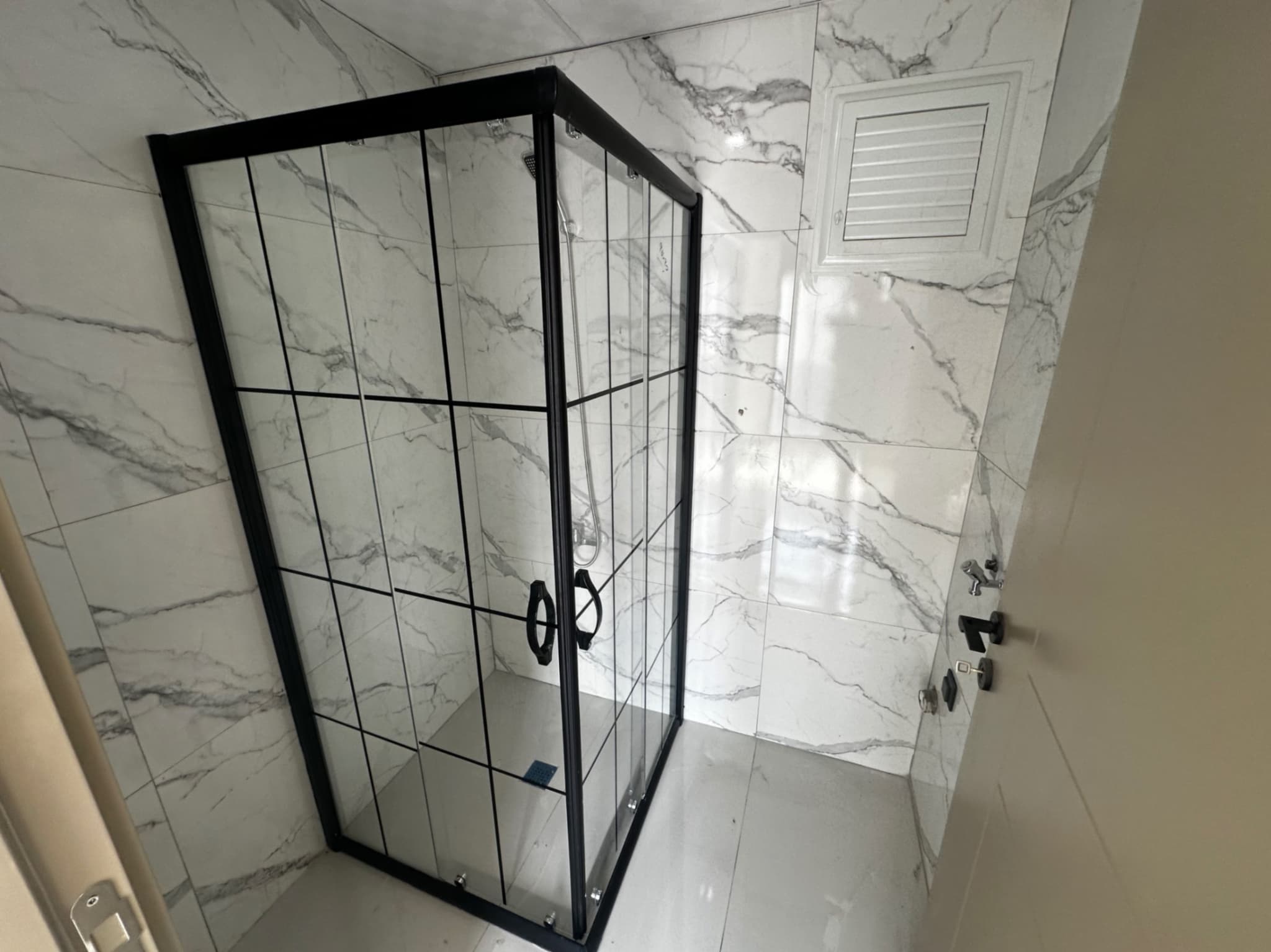 Sıfır binada KEPEZ SATILIK 1+1 iskanlı