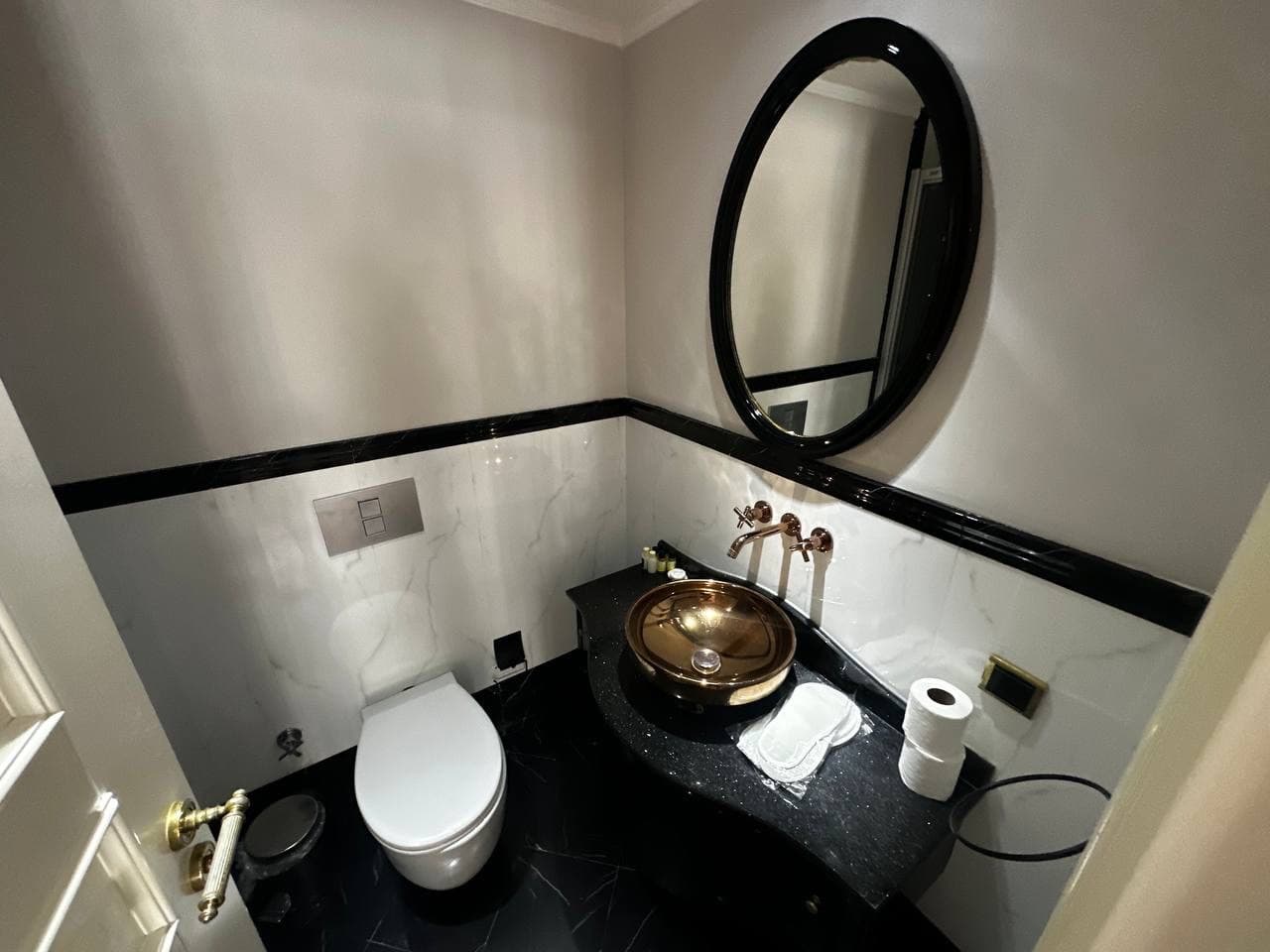 DENİZE YAKIN | KAPALI OTOPARKLI DAİRE
