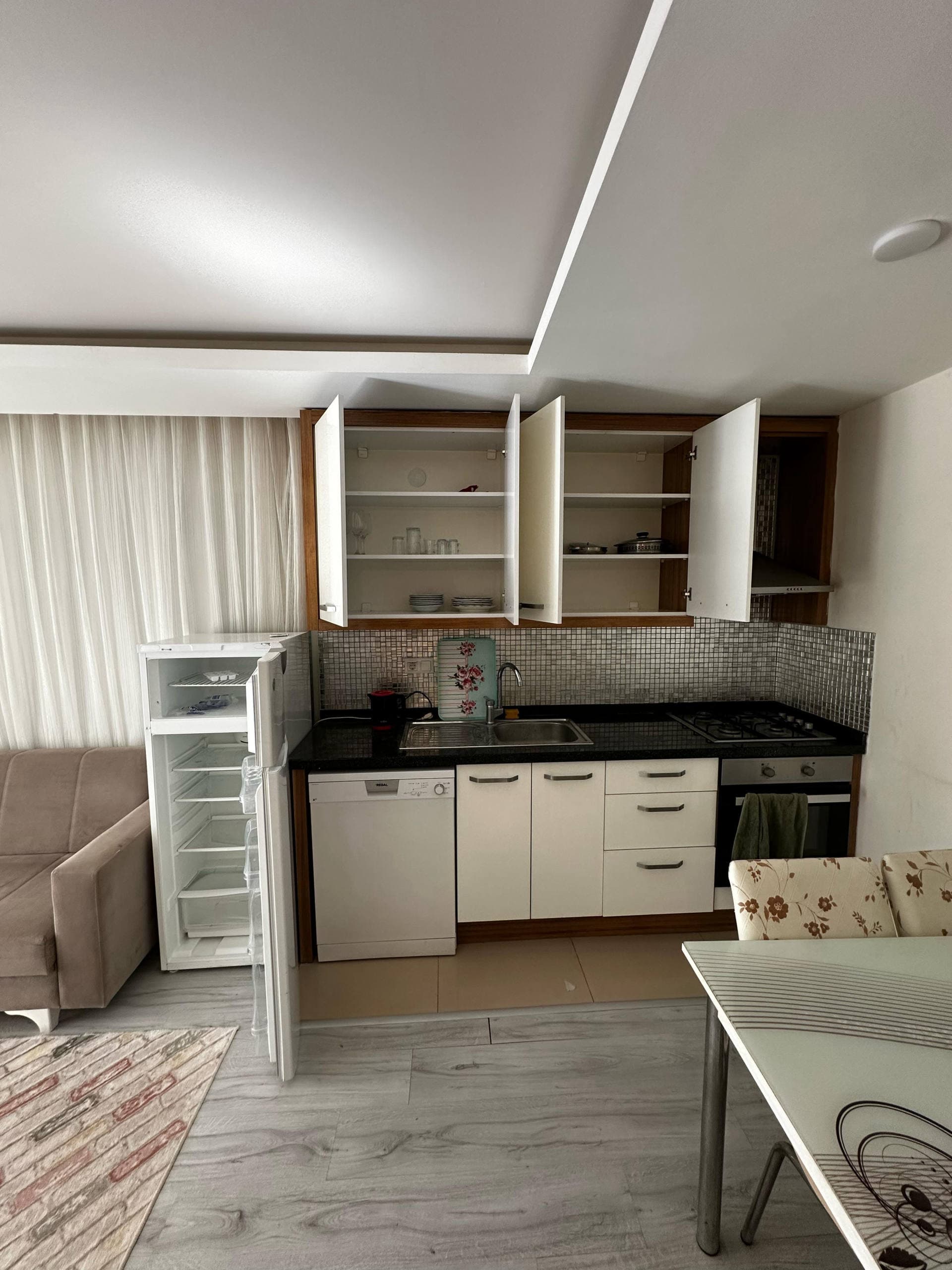 ANTALYA LARA GÜZEOBADA SATILIK 1+1 DAİRE