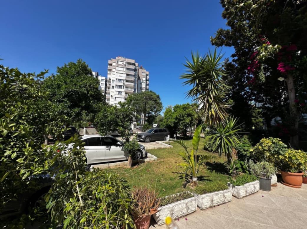 ANTALYA LARA'DA GENİŞ SATILIK DAİRE