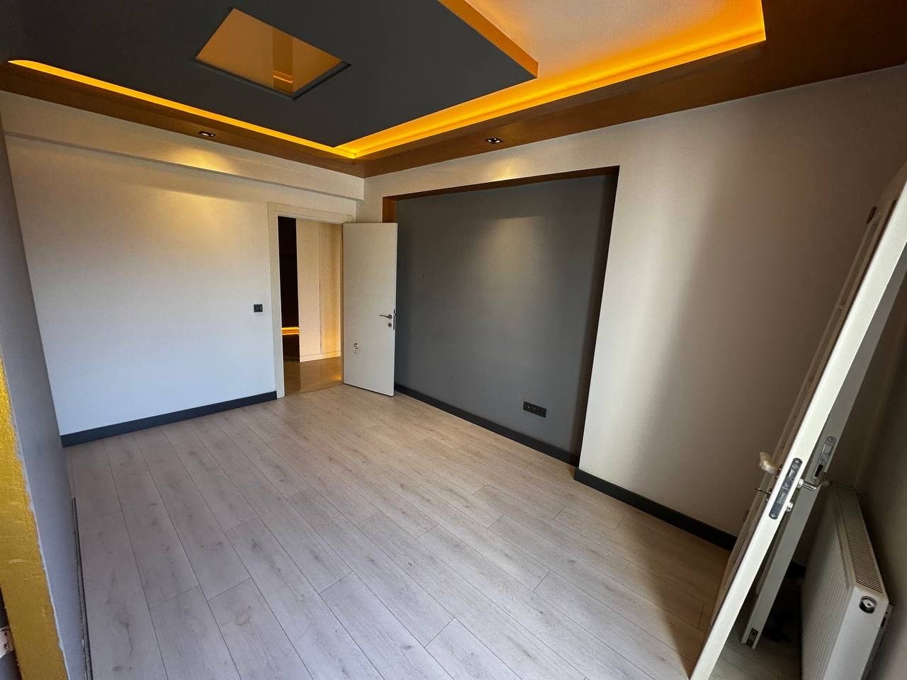 Dağ manzaralı ve denize yakın satılık daire