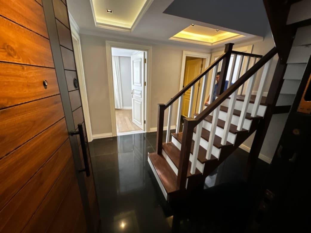 DENİZE YAKIN | KAPALI OTOPARKLI DAİRE