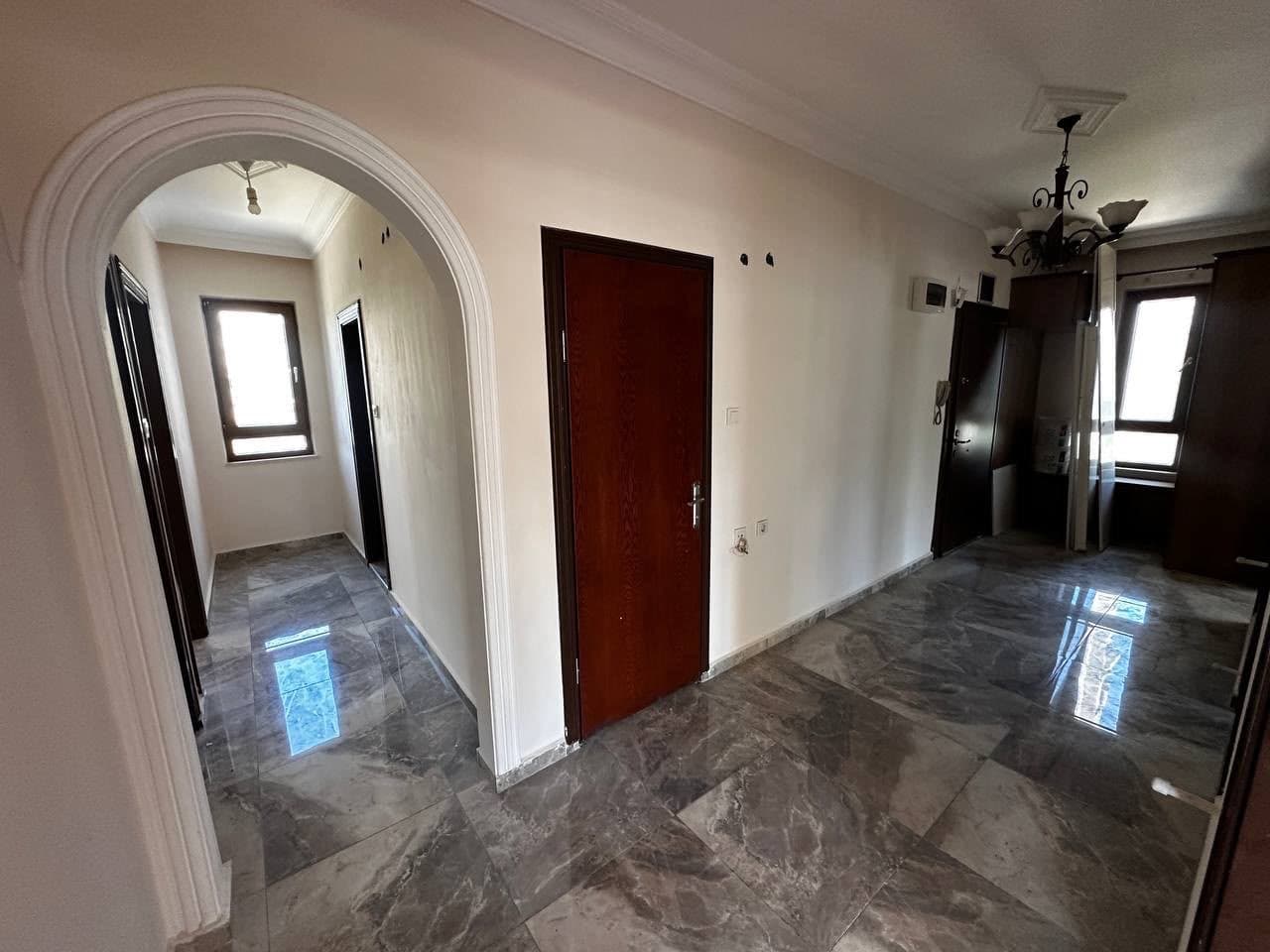 ANTALYA LARA'DA GENİŞ SATILIK DAİRE