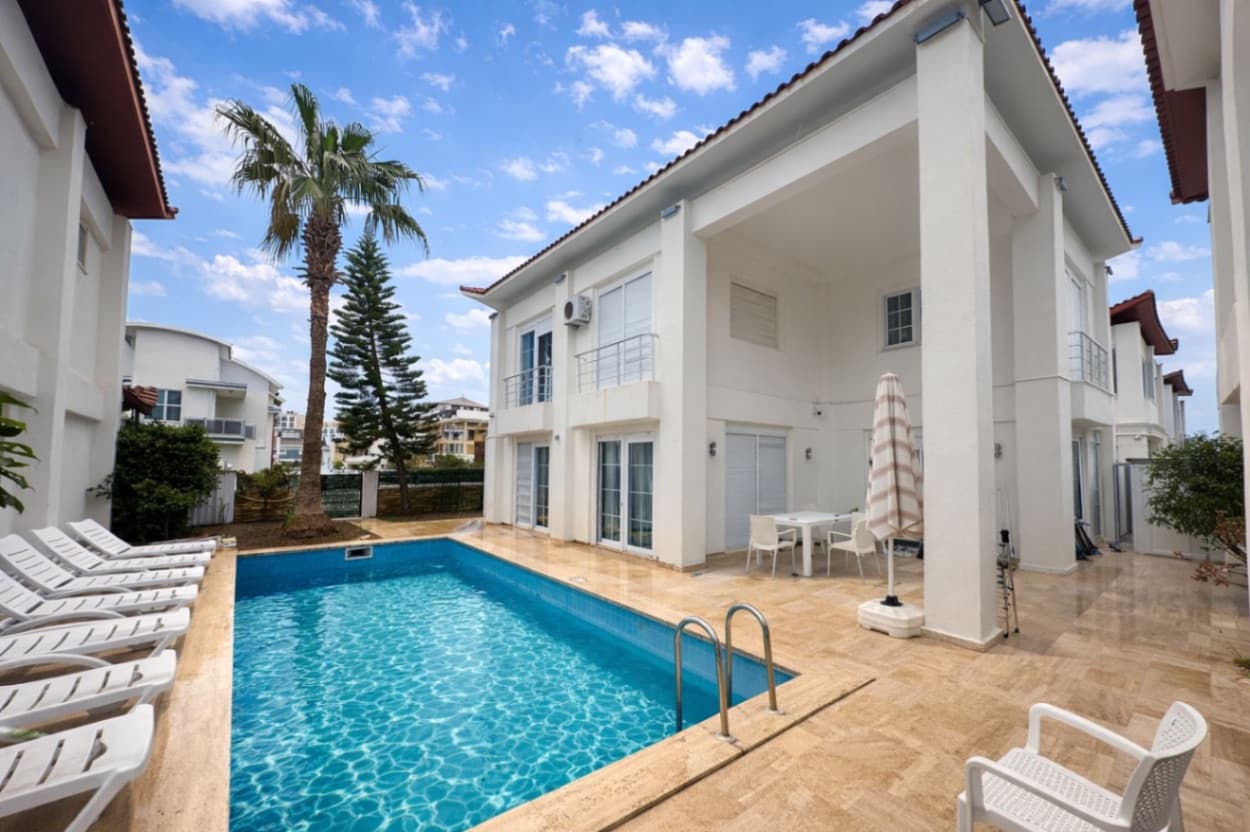 Belek'te Müstakil Lüks 4+1 Villa
