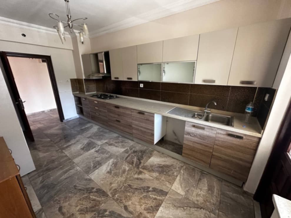 ANTALYA LARA'DA GENİŞ SATILIK DAİRE