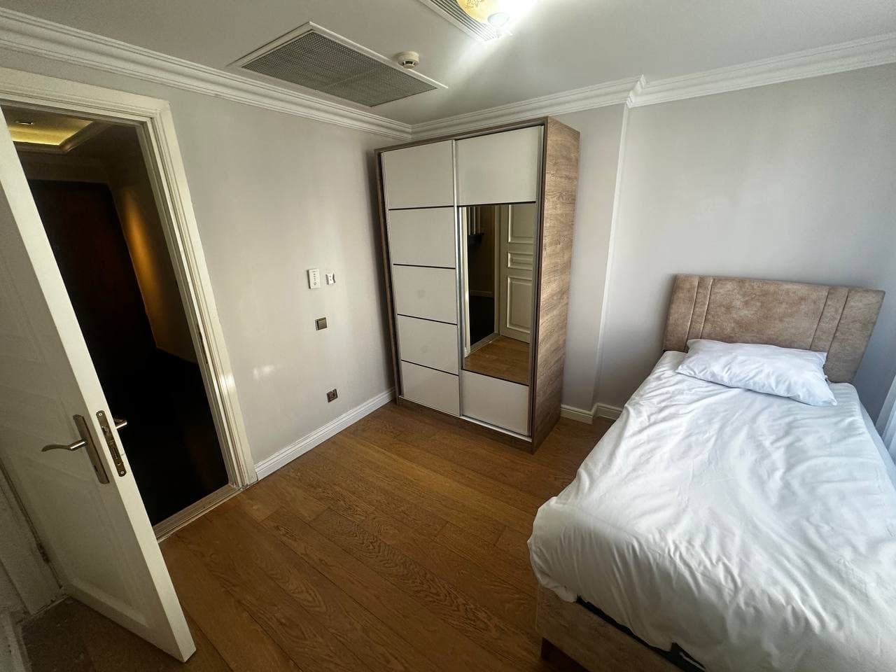 DENİZE YAKIN | KAPALI OTOPARKLI DAİRE