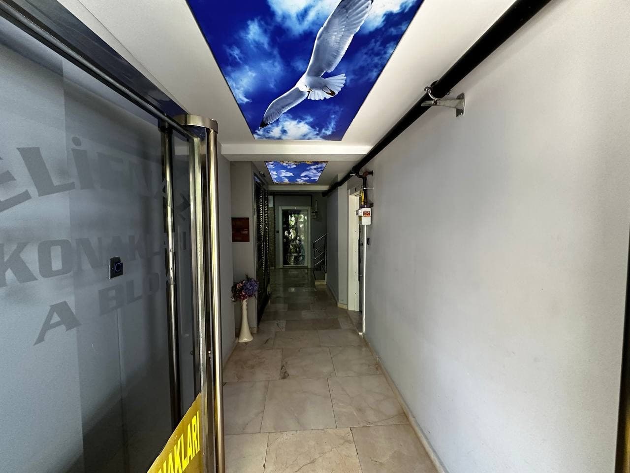 Dağ manzaralı ve denize yakın satılık daire