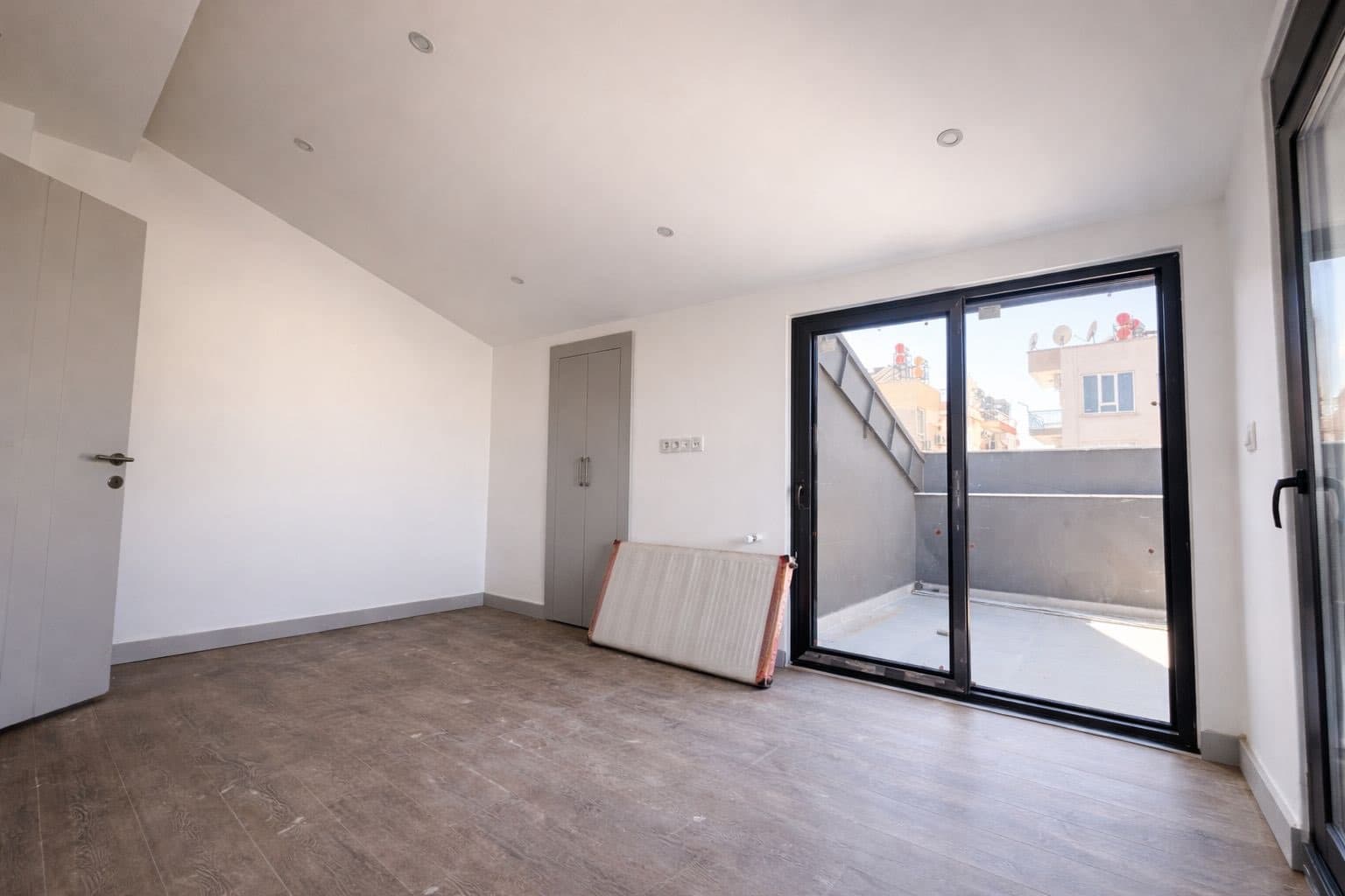 GENÇLİK MAHALLESİNDE SATILIK 3+1 DAİRE