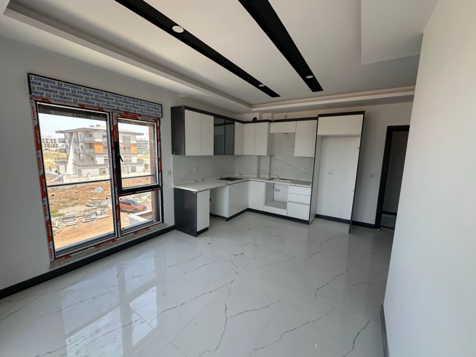 Altıntaşda kapalı otoparklı 1+1