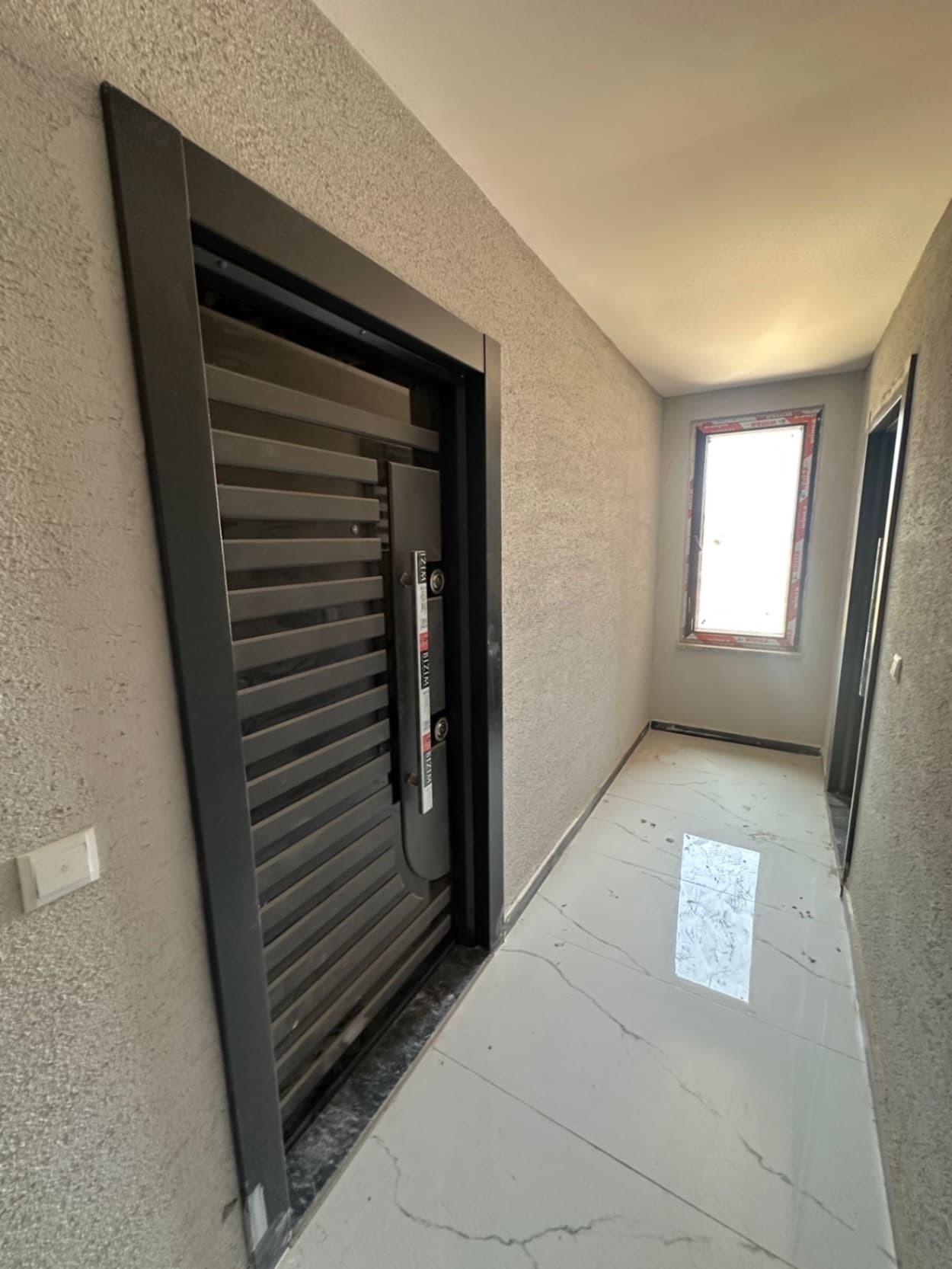 Altıntaşda kapalı otoparklı 1+1