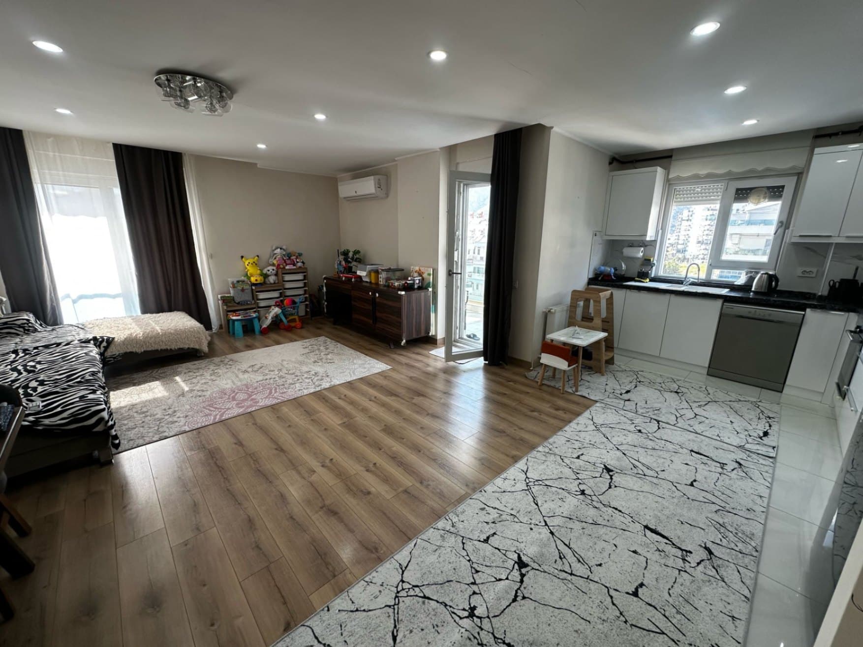 KONYAALTI LİMAN'DA SATILIK 3+1 DUBLEX DAİRE
