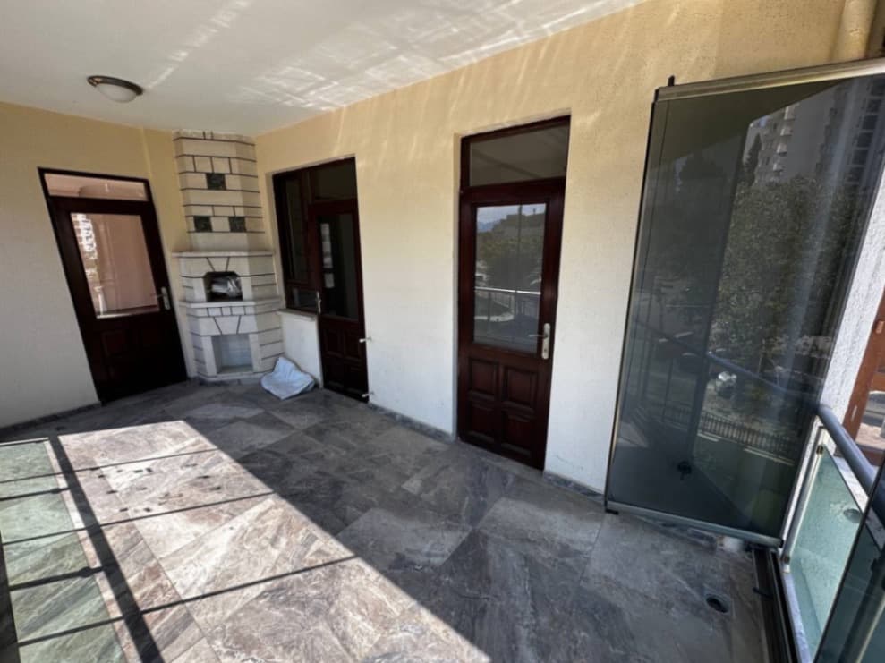 ANTALYA LARA'DA GENİŞ SATILIK DAİRE