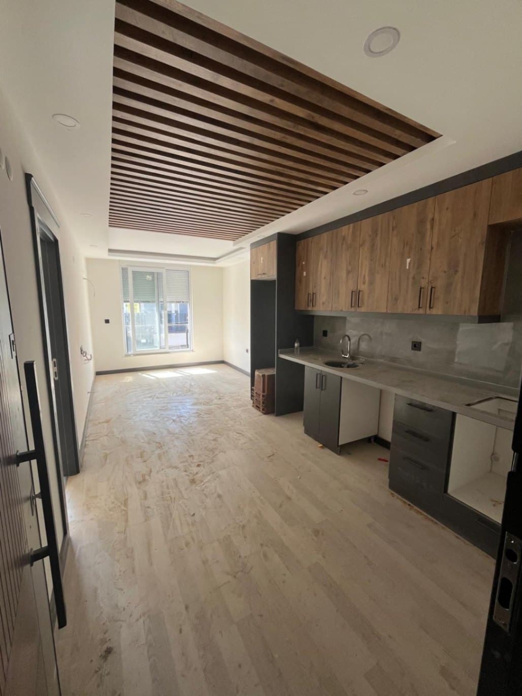 Antalya Kepez Varsak Karşiyaka mahallasinde 1+1 Satılık Daire