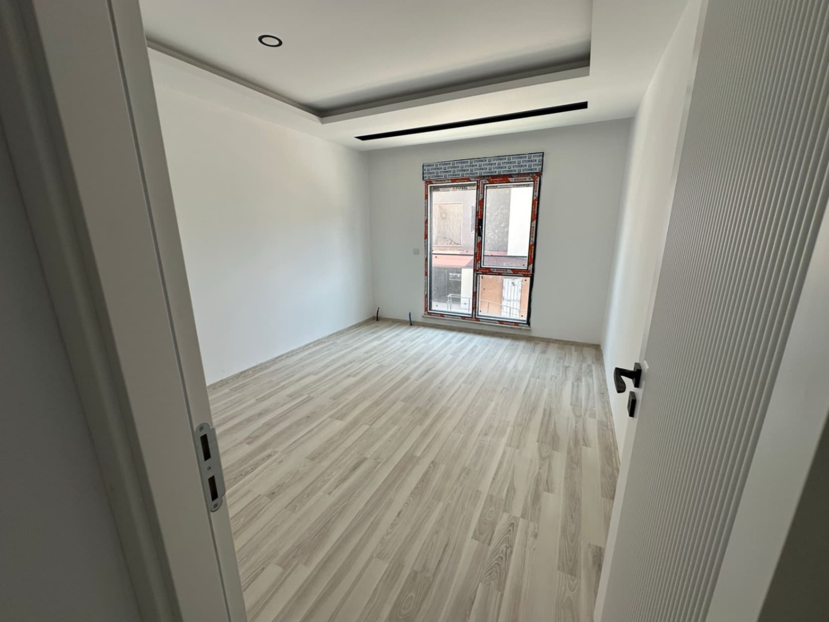 Altıntaşda kapalı otoparklı 1+1