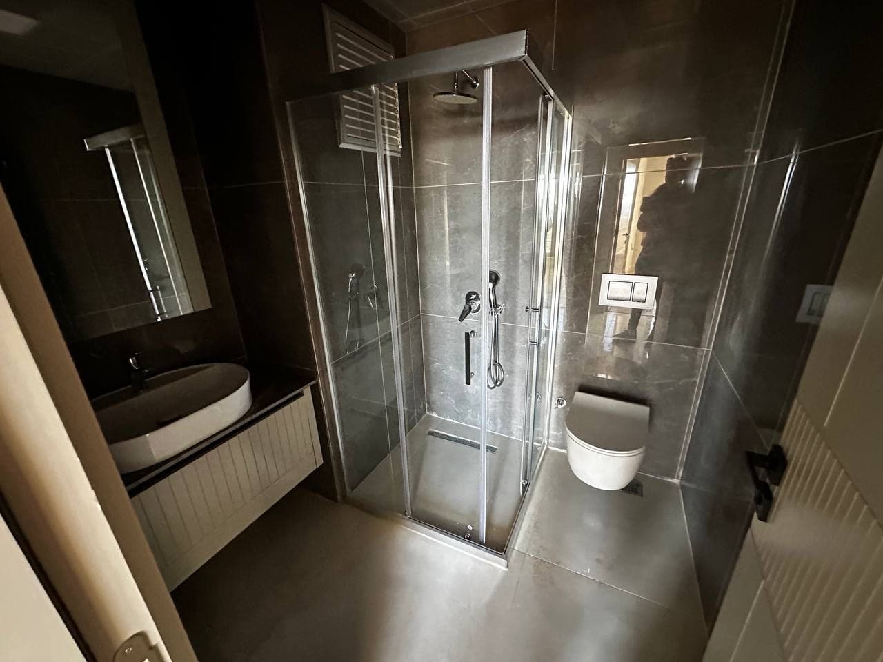 KAPALI OTOPARLI FULL ÖZELLİKLERDE 2+1 SATILIK DAİRE