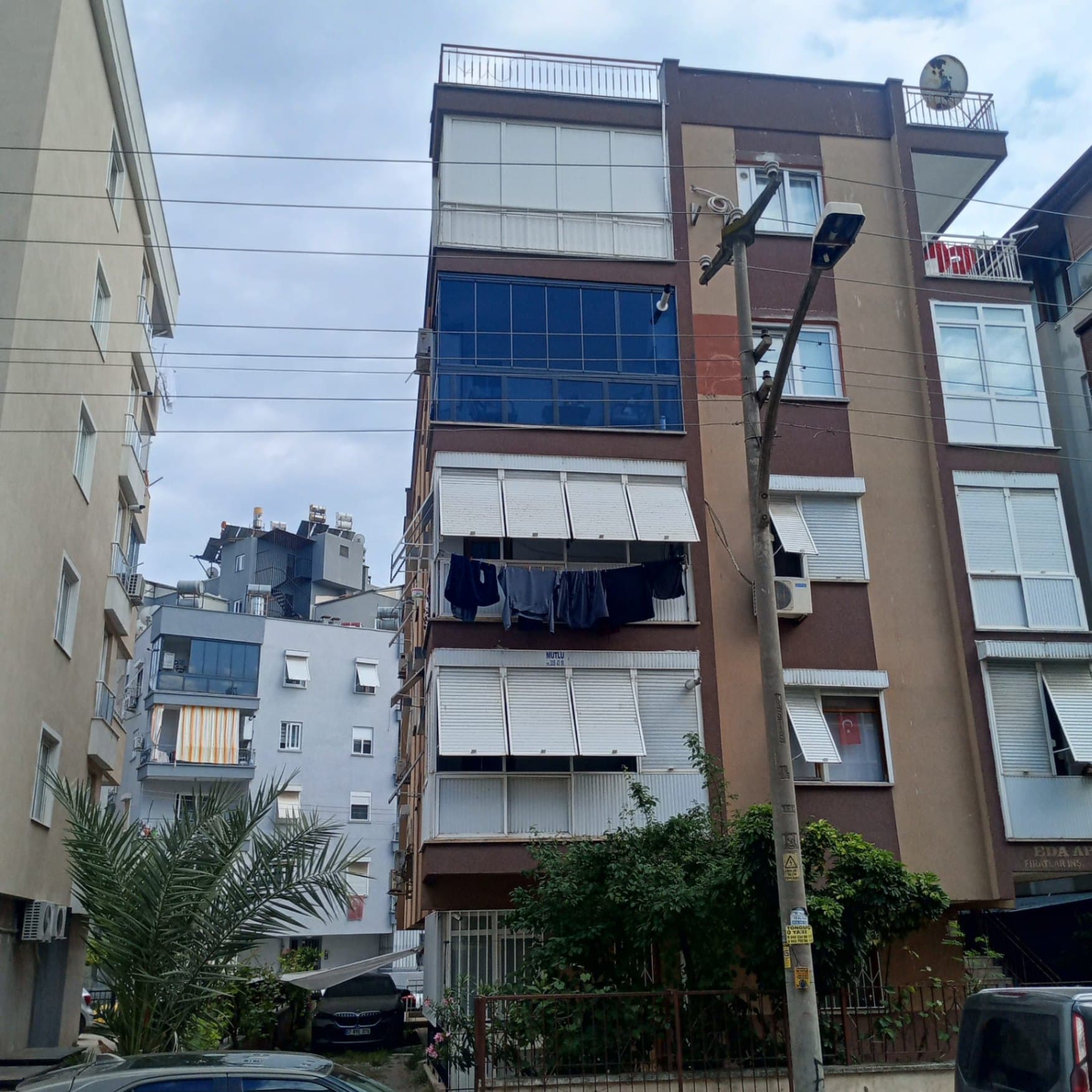 ANTALYA MURATPAŞA CUMHURİYET MAHALLESİNDE EŞYALI SATILIK DAİRE