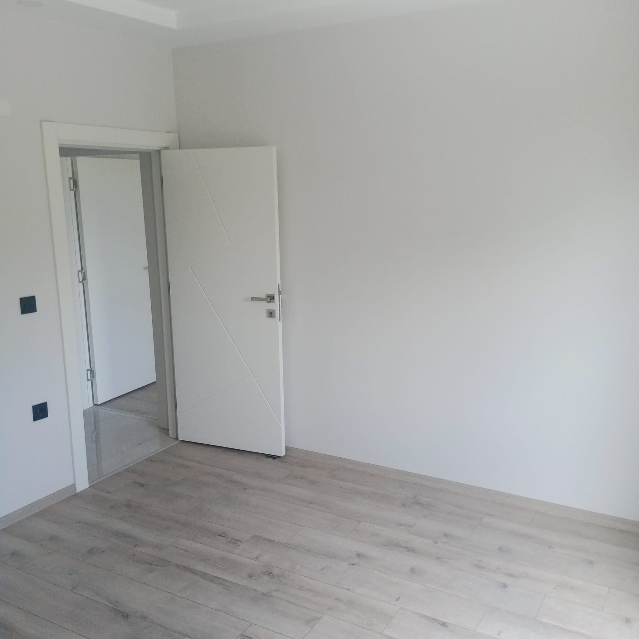 ANTALYA VARSAK SÜLEYMAN DEMİRELDE SATILIK 3+1 DAİRE