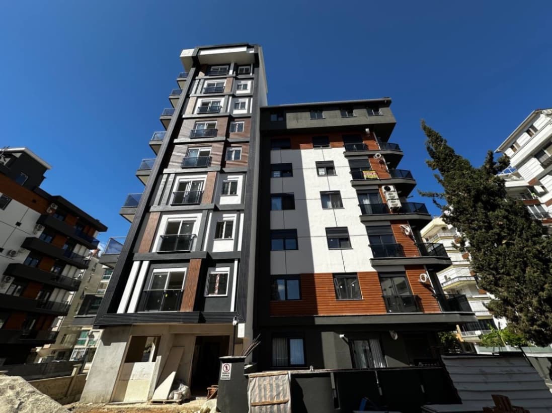 ÇARŞIDA SATILIK SIFIR BİNA