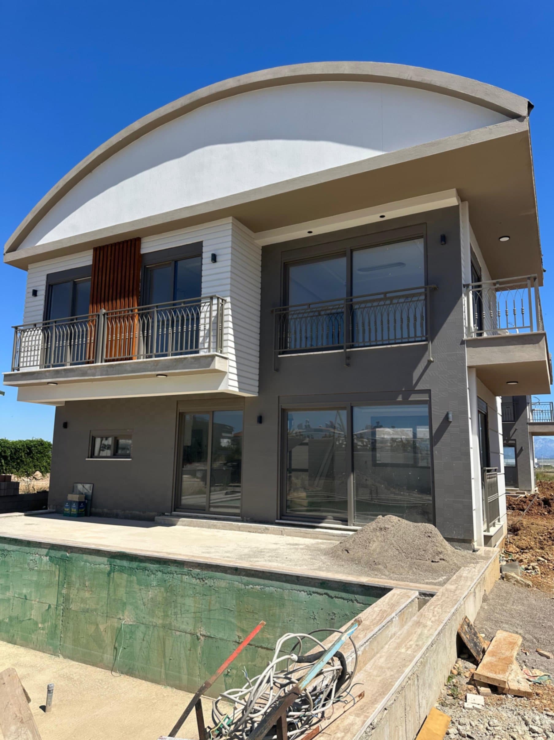 Serik/Boğazkent'te Denize 3 dk Sıfır Lüks Villa