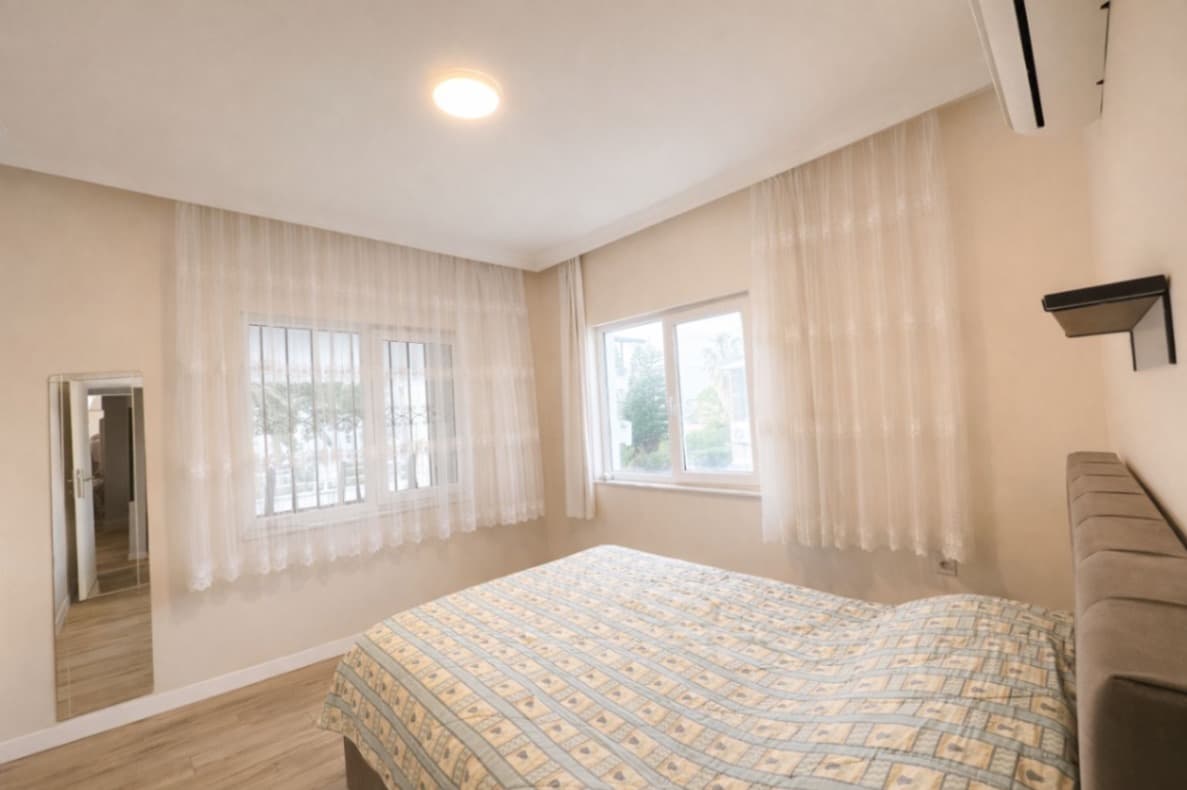 Boğazkent'te Denize 250 m 4+1 Villa