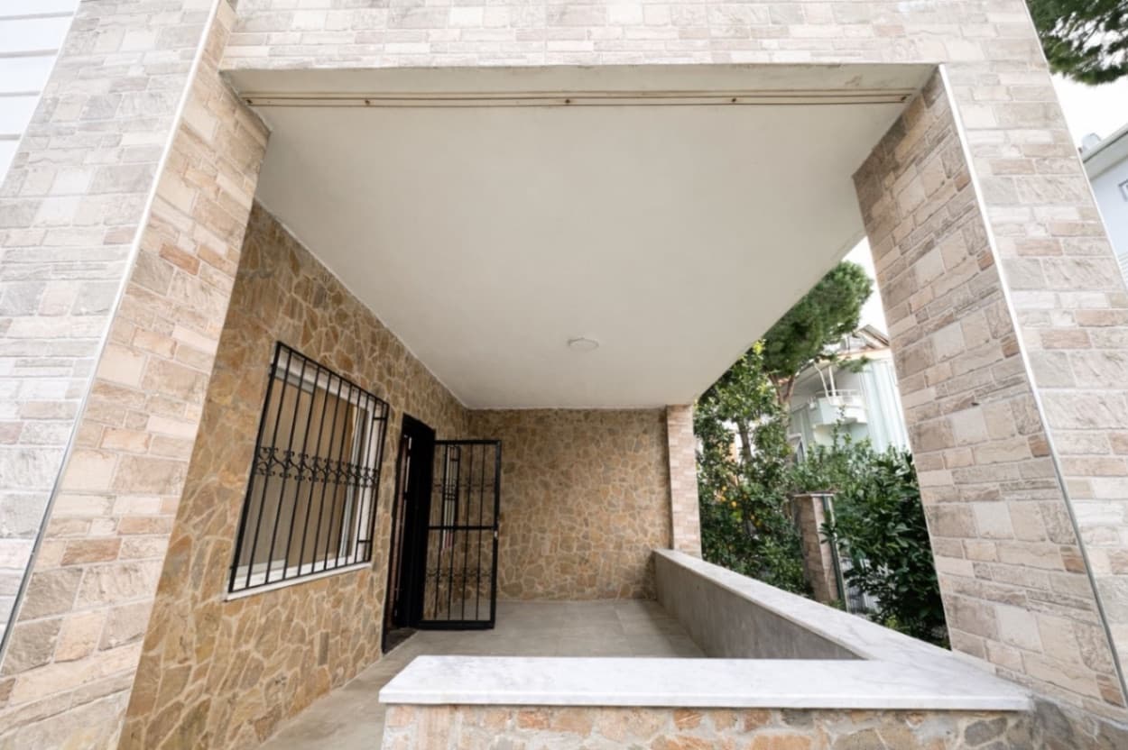 Boğazkent'te Denize 250 m 4+1 Villa