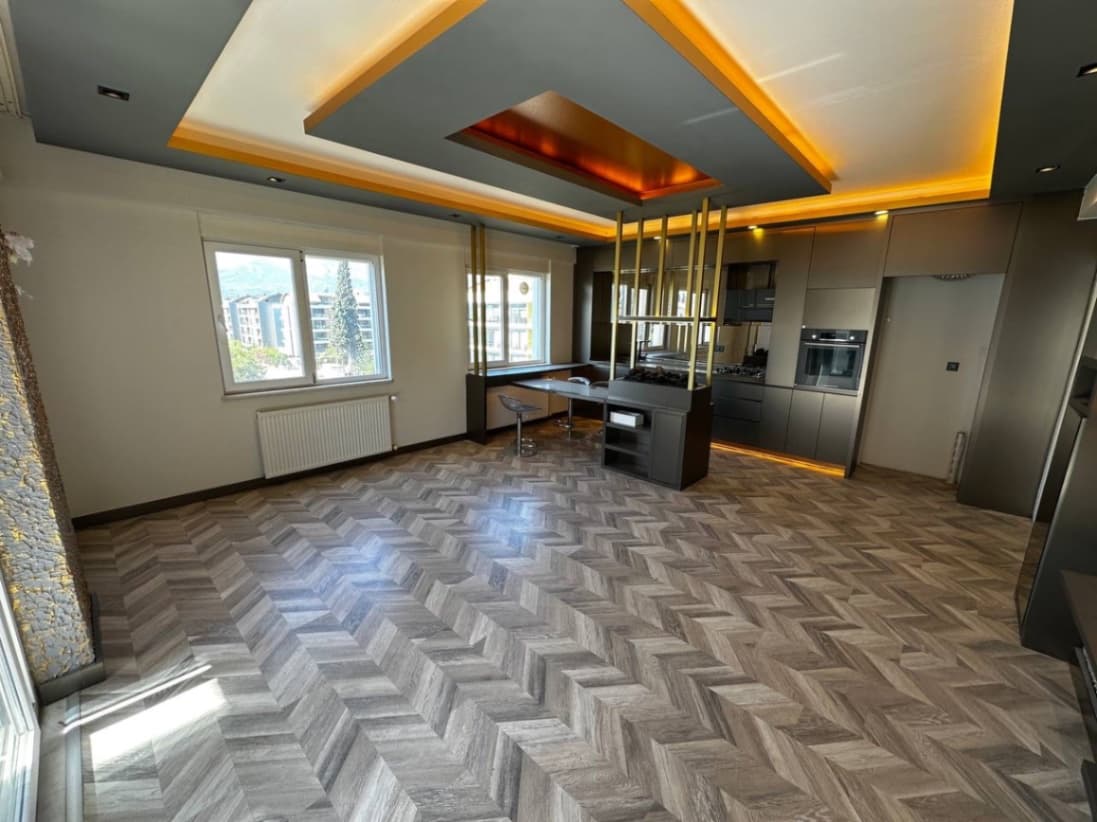 Dağ manzaralı ve denize yakın satılık daire